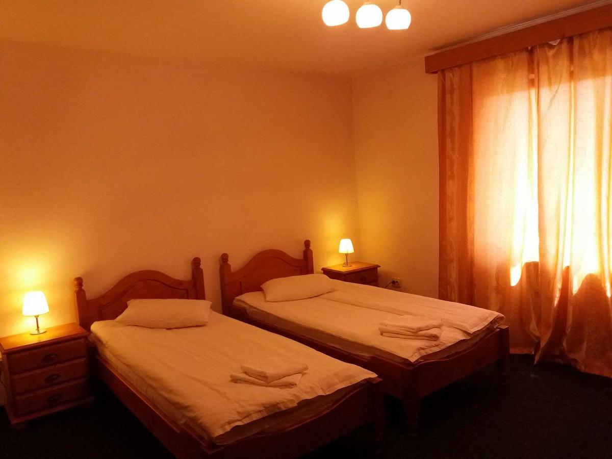 Hotel Maier Hunedoara Exterior foto